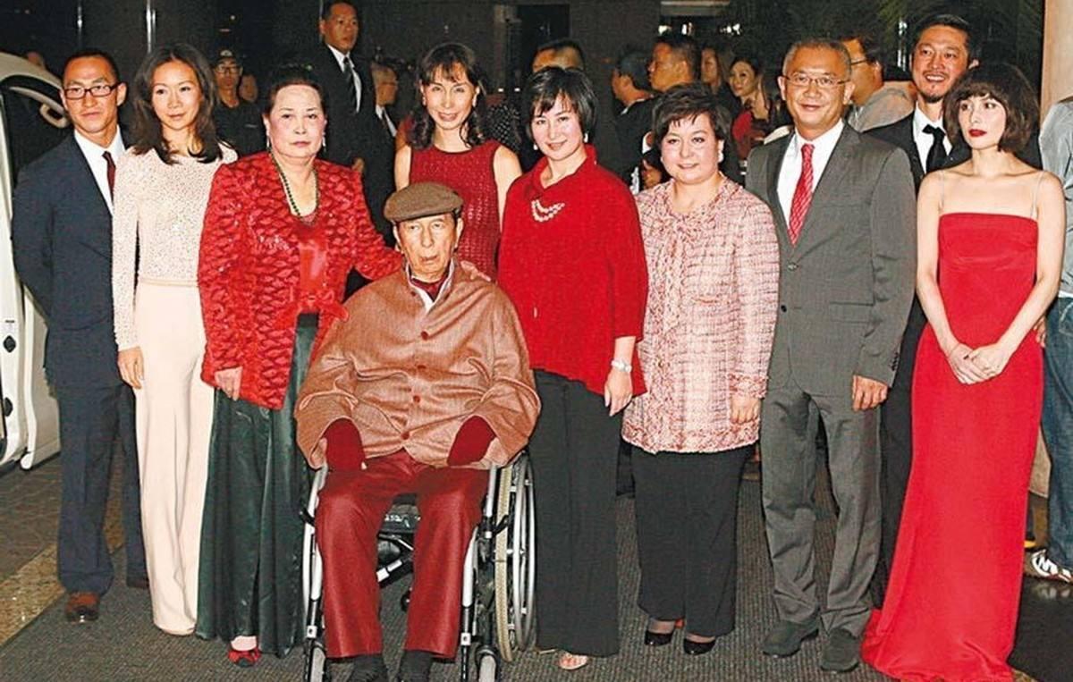 新澳門精準(zhǔn)四肖期期中特公開(kāi)，深度解析與探討，澳門精準(zhǔn)四肖期期中特深度解析與探討揭秘