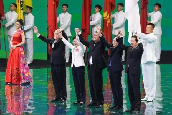 探索未來，2025新澳門正版免費(fèi)資本車時(shí)代來臨，探索未來，2025新澳門正版免費(fèi)資本車時(shí)代揭秘