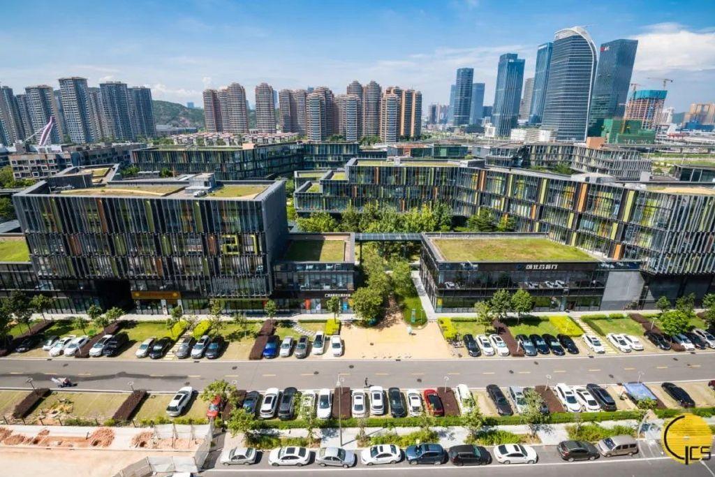 探索未來，2025新澳門正版免費資本車的時代來臨，2025新澳門正版免費資本車時代，探索未來的機遇與挑戰(zhàn)